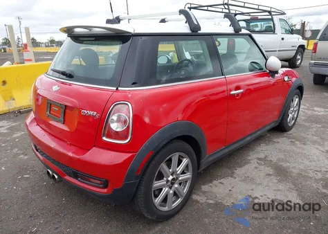 2011 Mini Cooper S z USA, uszkodzony, nr VIN WMWSV3C58BTY22871